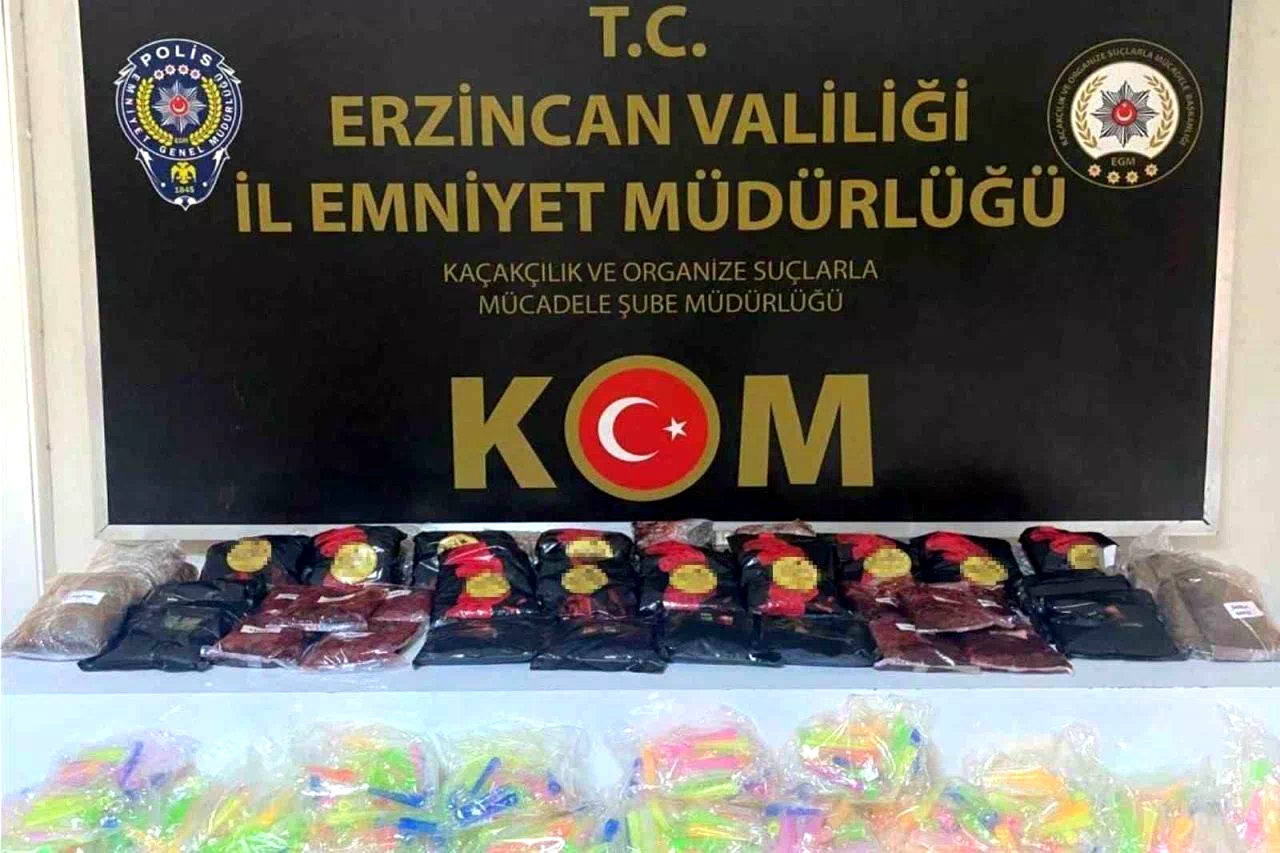Erzincan’da kaçak nargile tütünü ile sipsi ele geçirildi