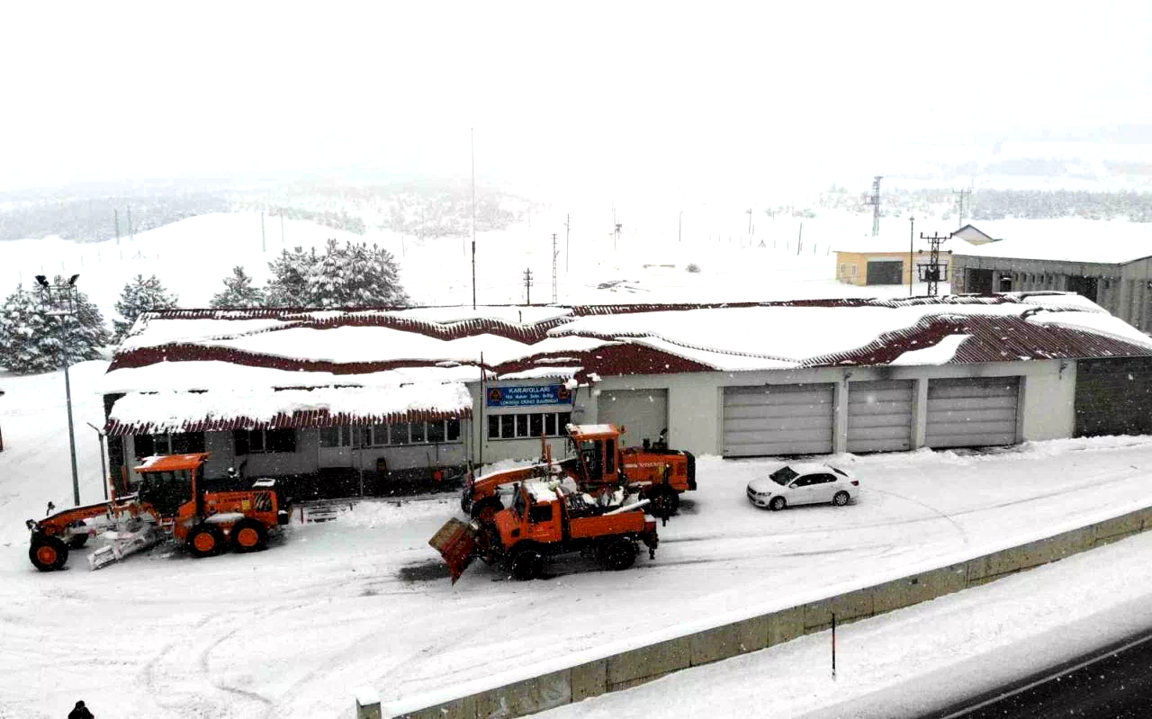 Erzincan’da kar ve sis ulaşımı aksattı, iki ilçede eğitime ara verildi