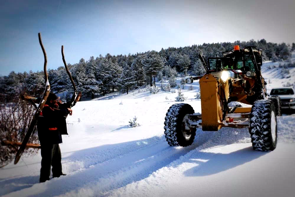 Erzincan’da kar ve tipi: 56 köy yolu ulaşıma kapandı
