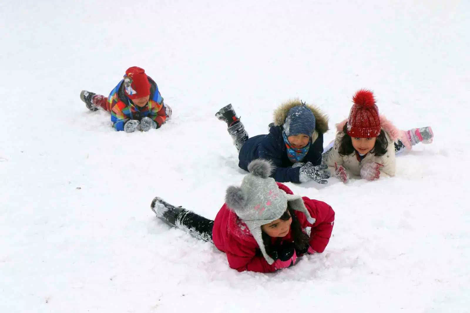 Erzincan’da Kar Yağışı Sebebiyle Okullar Bir Gün Tatil Edildi.