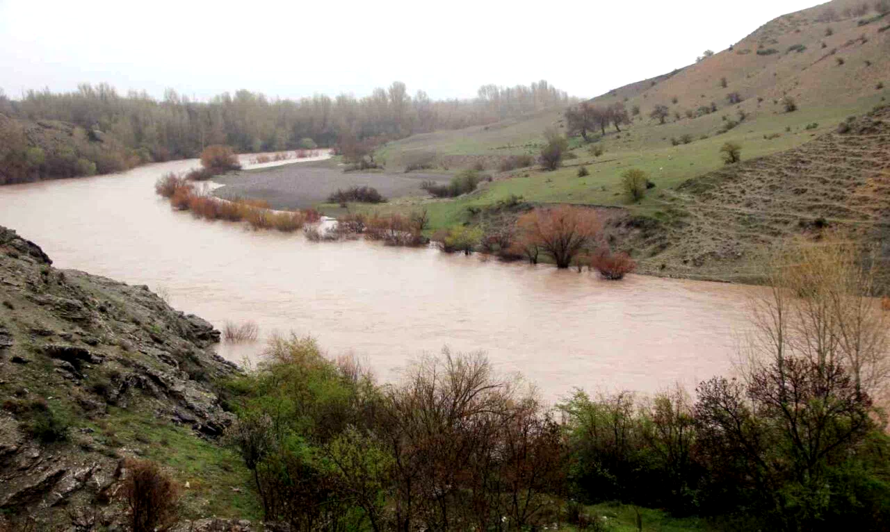 Erzincan’da Karasu ve Fırat Nehri’nin debisi arttı
