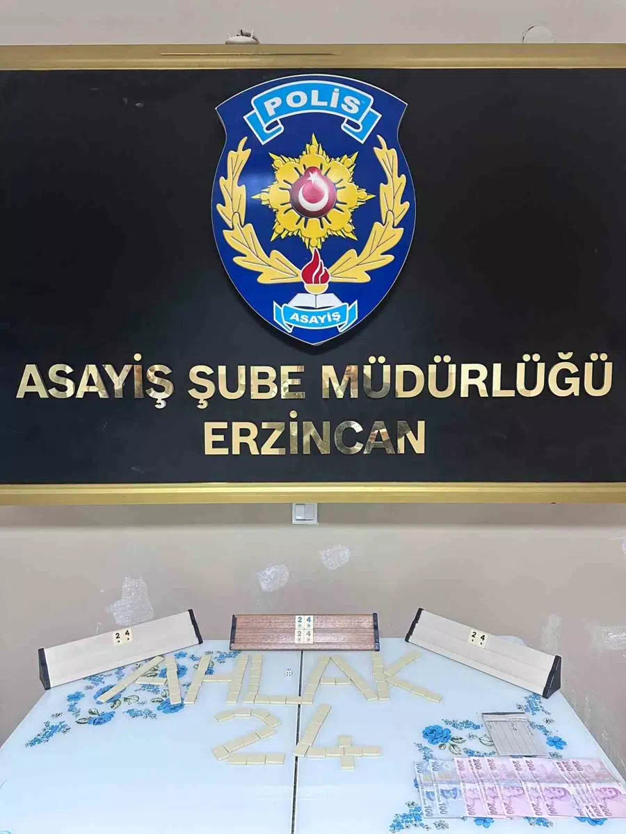 “Erzincan’da Kıraathanede Kumar Oynayan 4 Kişiye Para Cezası Verildi”