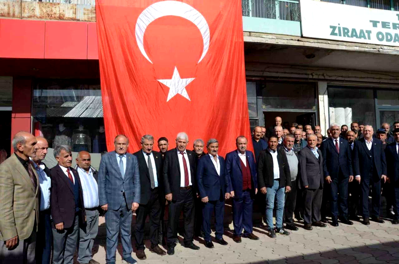 Erzincan’da konuşan Bayraktar: “Hayvancılığın sürdürülebilirliği için destek şart”