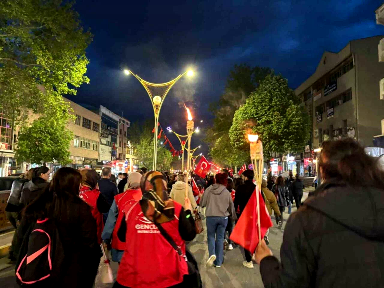 Erzincan’da meşaleli 19 Mayıs yürüyüşü düzenlendi