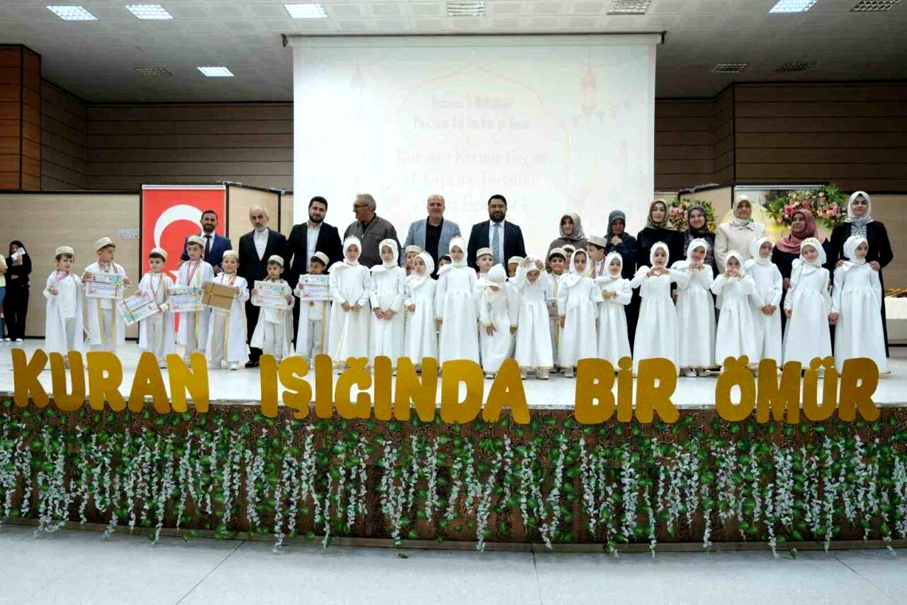 Erzincan’da miniklerin Kur’an sevinci
