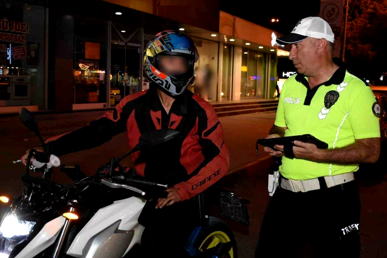 Erzincan’da motosiklet sürücülerine yönelik denetim yapıldı