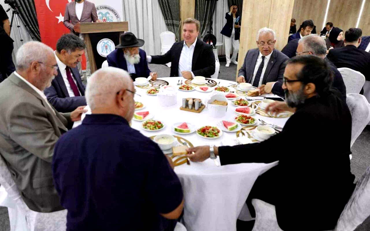 Erzincan’da muharrem ayı dolayısıyla iftar programı düzenlendi