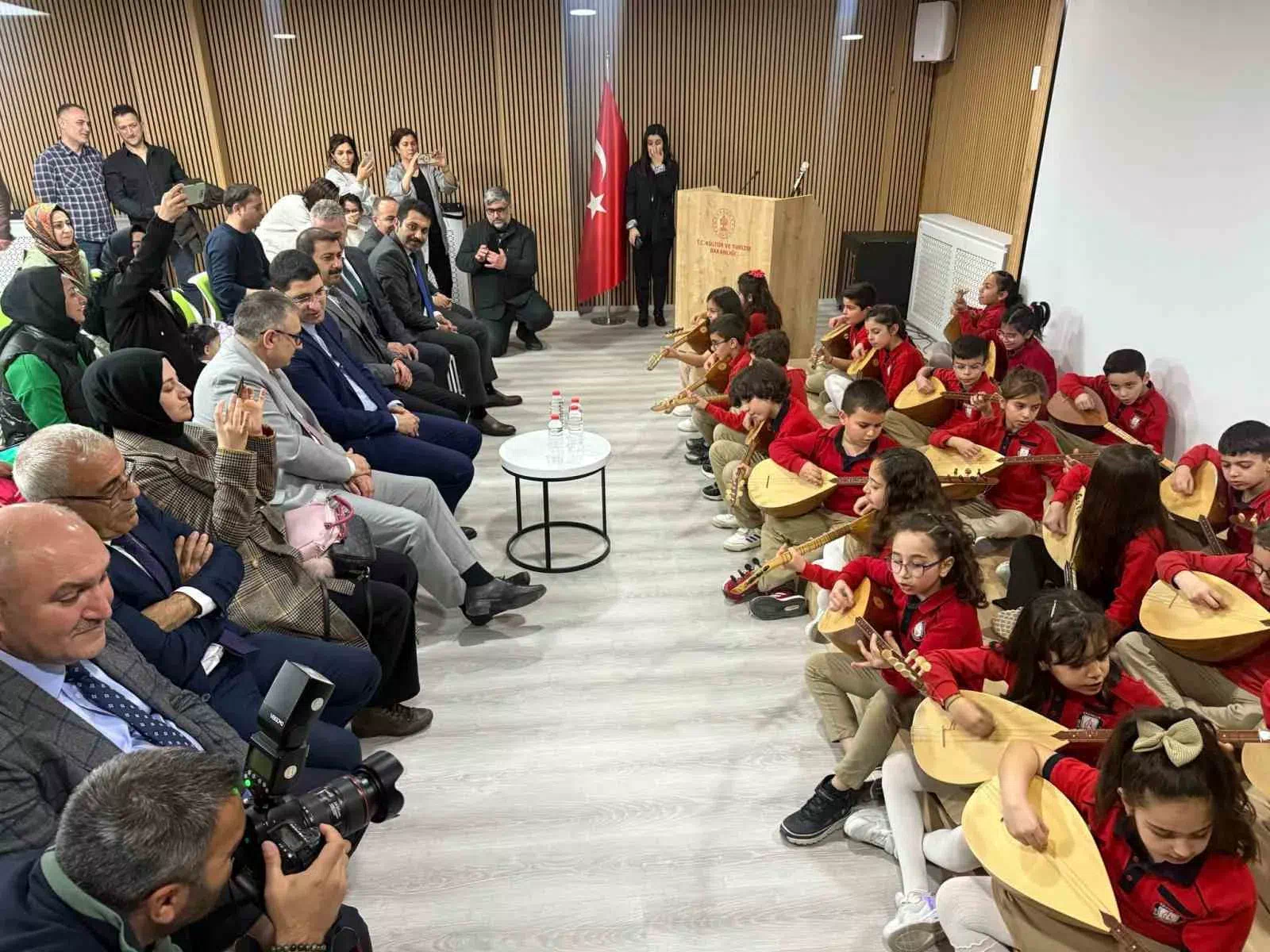 Erzincan’da Müzik Sınıflarının Öğrencilerinden İlk Konser