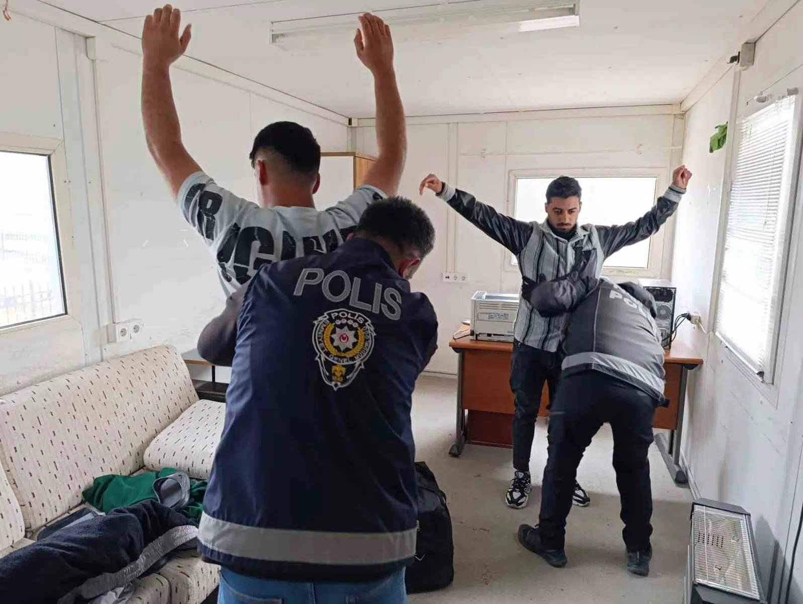 ERZİNCAN’DA NARKOTİK VE KAÇAKÇILIK OPERASYONU BAŞARILI.