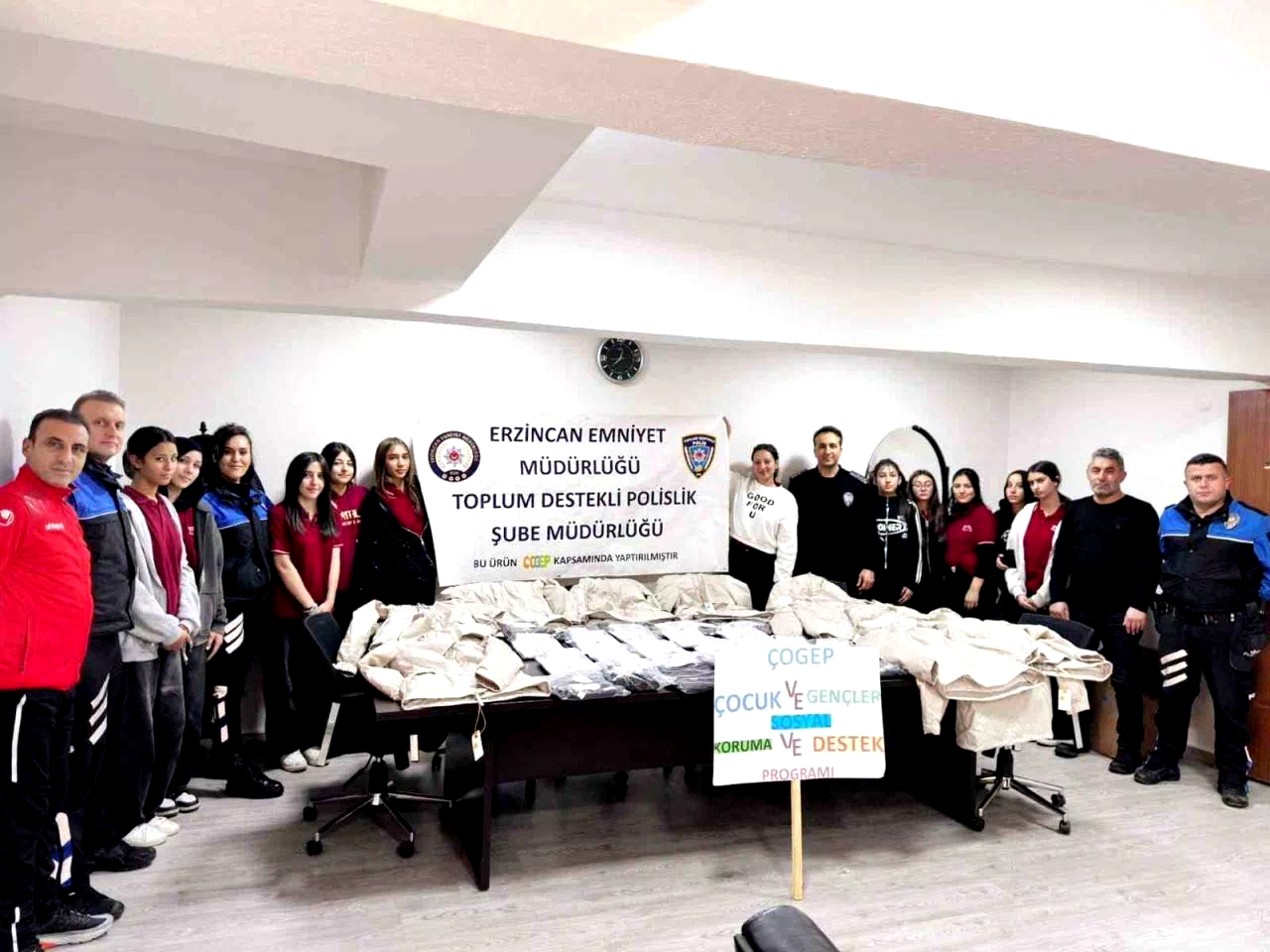 Erzincan’da öğrencilere kayak ve drama kursu desteği