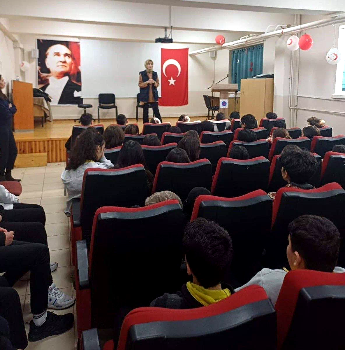 Erzincan’da öğrencilere siber suçlarla mücadele eğitimi