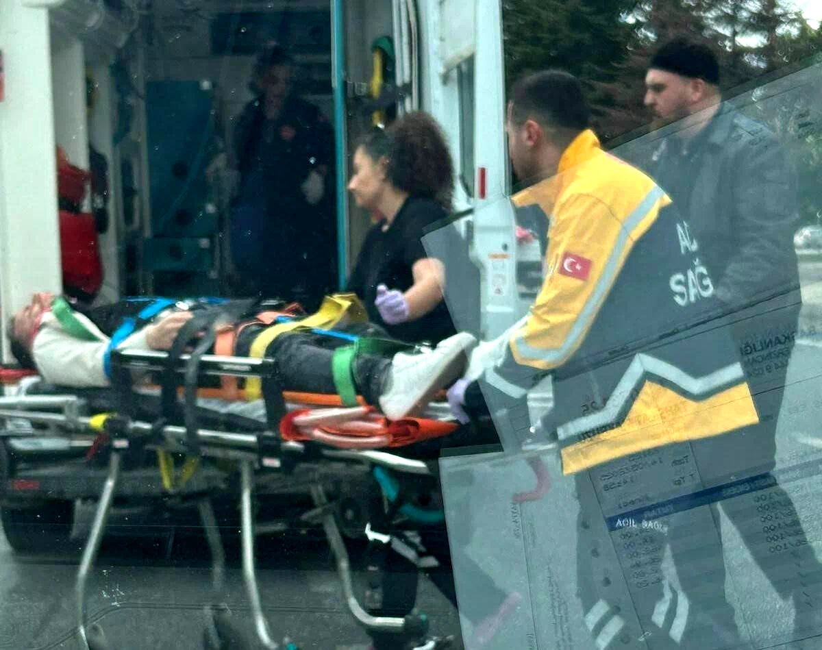 Erzincan’da otomobil ile motosiklet çarpıştı