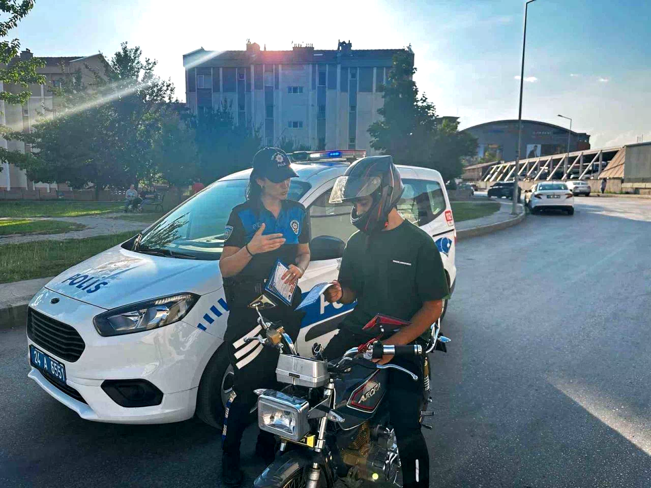 Erzincan’da polislerden sürücülere bilgilendirme