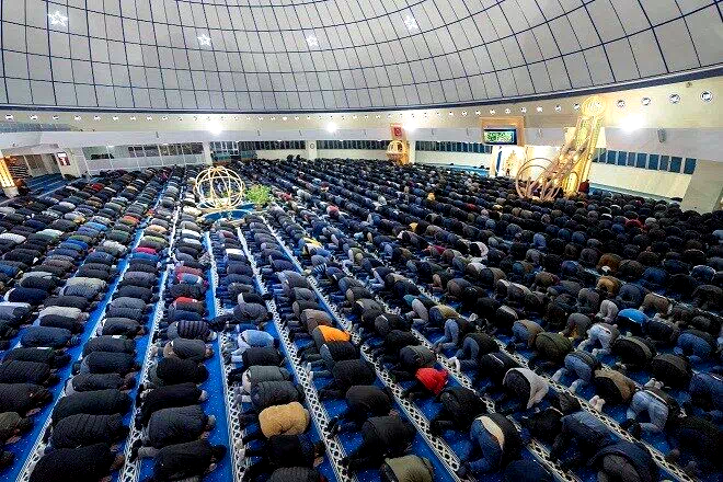 Erzincan’da Ramazan’ın ilk teravihinde camiler doldu