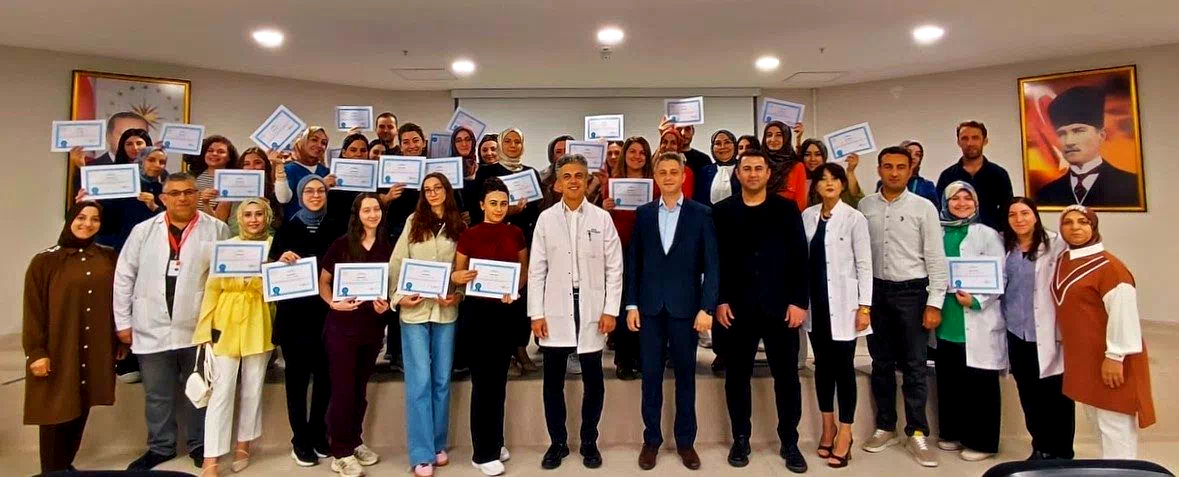 Erzincan’da sağlık çalışanlarına ‘Anne Sütü ve Emzirme Danışmanlığı Eğitimi’ verildi