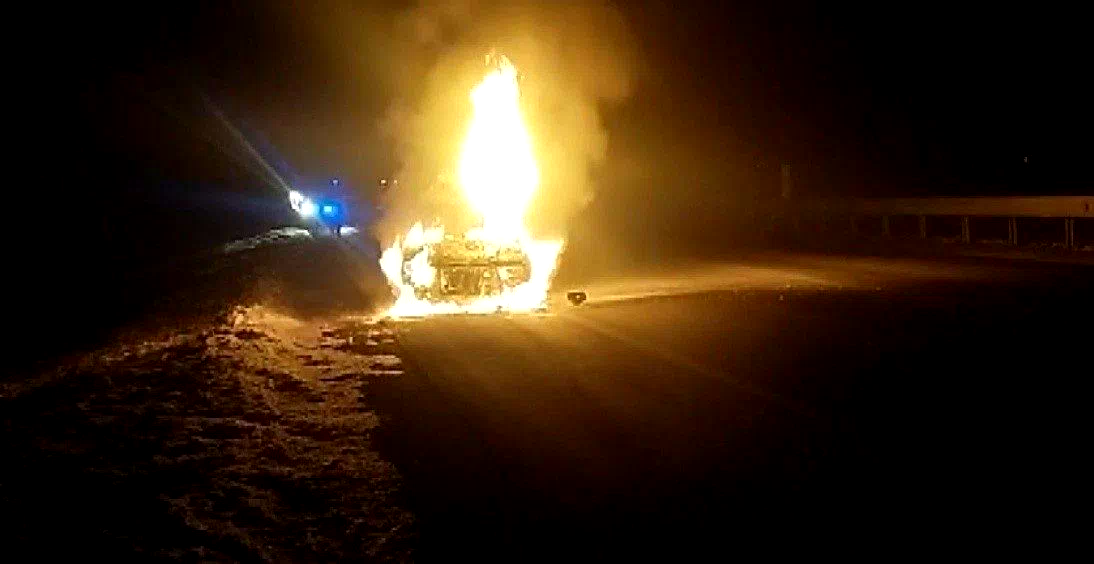 Erzincan’da Seyir Halindeki Otomobil Alev Topuna Dönüştü