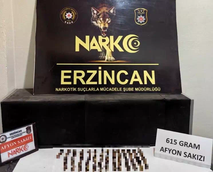 Erzincan’da şüphelilerin mide ve bağırsaklarından 2 kilo 675 gram afyon sakızı çıktı