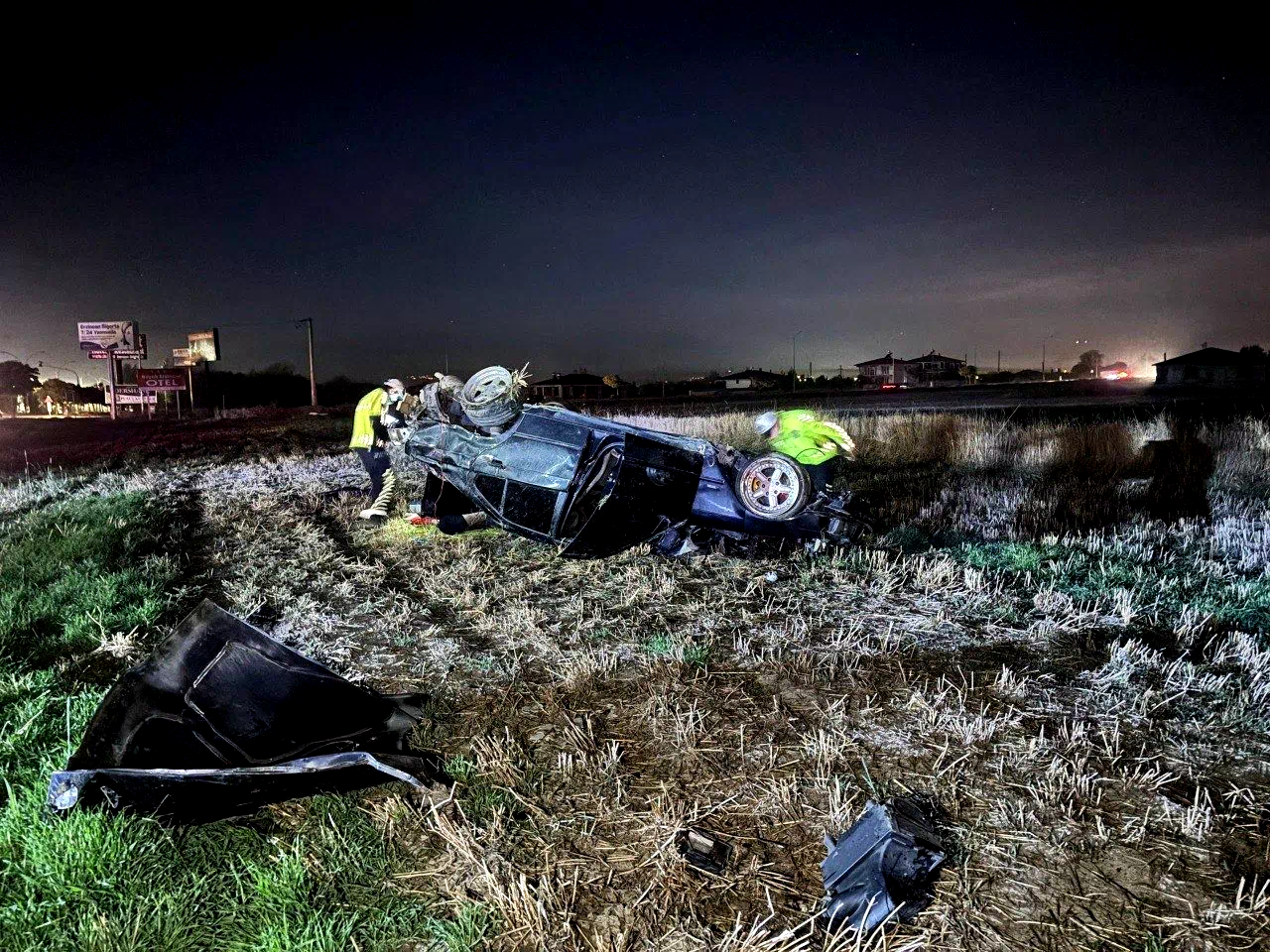 Erzincan’da takla atan otomobilde 2 kişi yaralandı