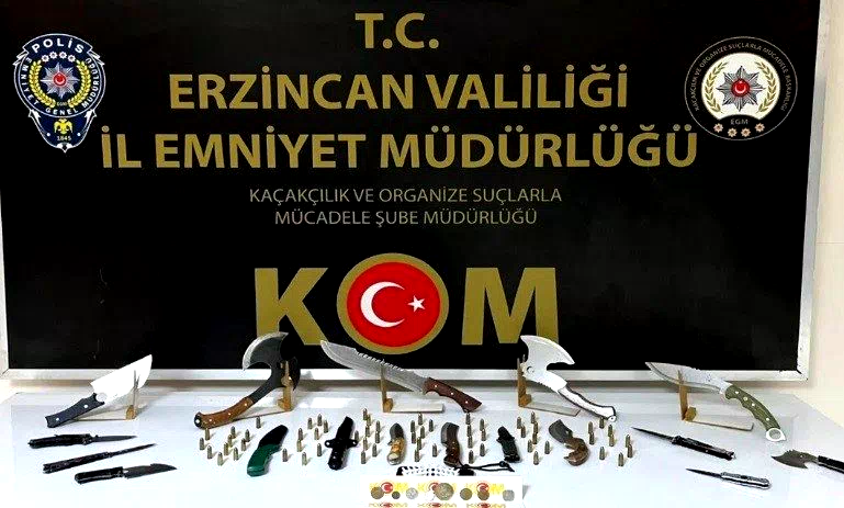 Erzincan’da tarihi eser niteliğinde bıçaklar ve fişekler ele geçirildi
