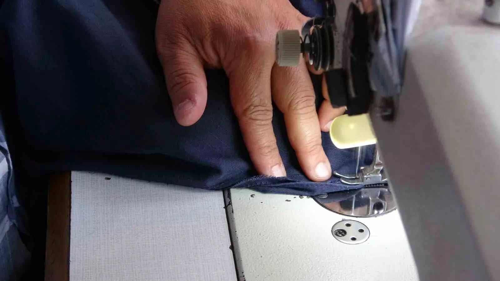 Erzincan’da Terziler, Ramazan Bayramı’na Hazırlanıyor.