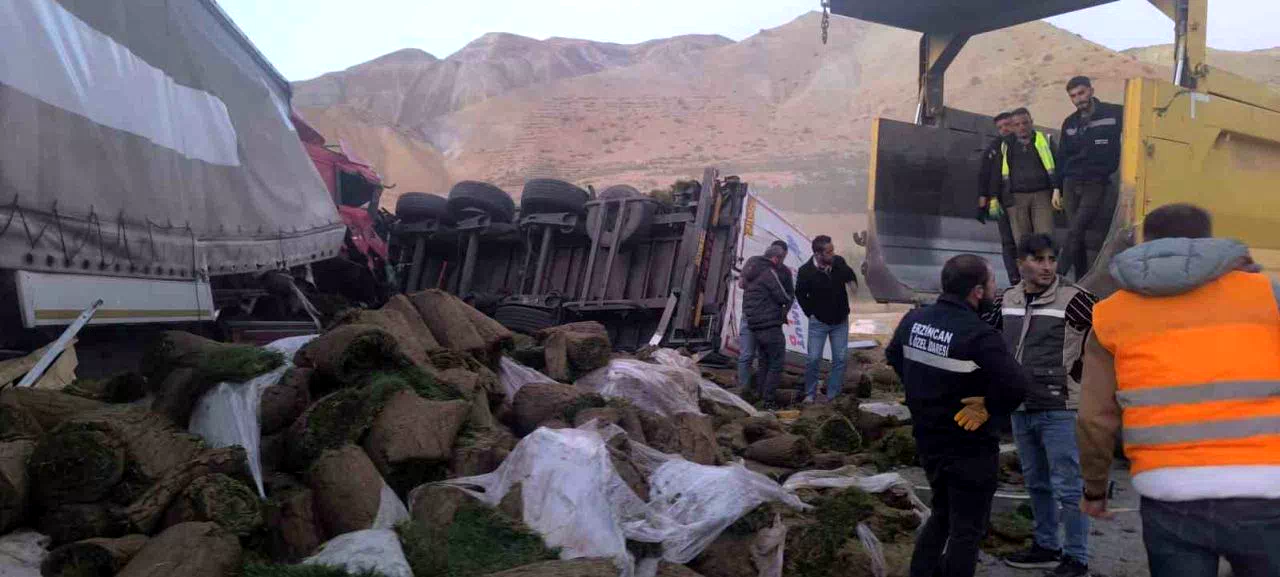 Erzincan’da tır kazası: 2 yaralı