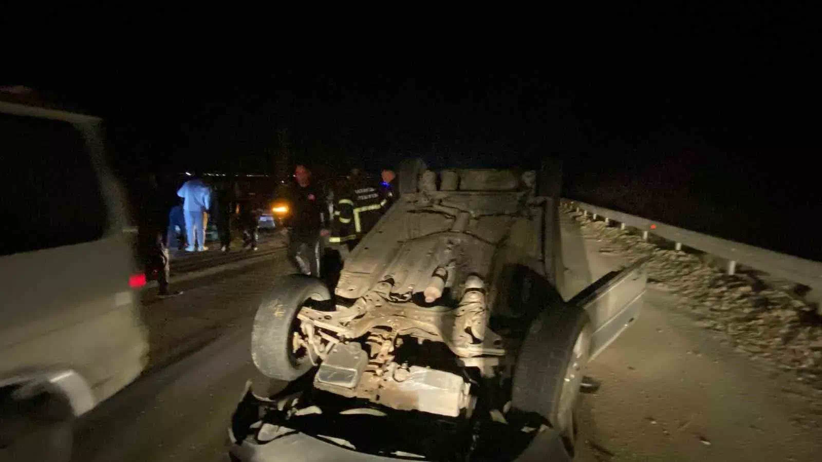 ERZİNCAN’DA TRAFİK KAZASI: OTOMOBİL SÜRÜCÜSÜ YARALANDI
