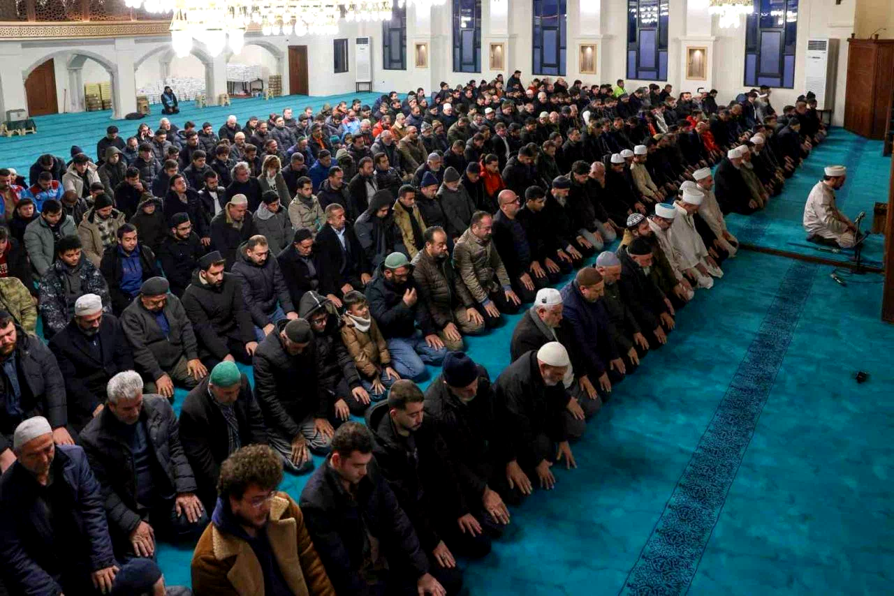 Erzincan’da Üç Aylar başlangıcında Terzibaba Külliyesi’nde sabah namazı programı düzenlendi