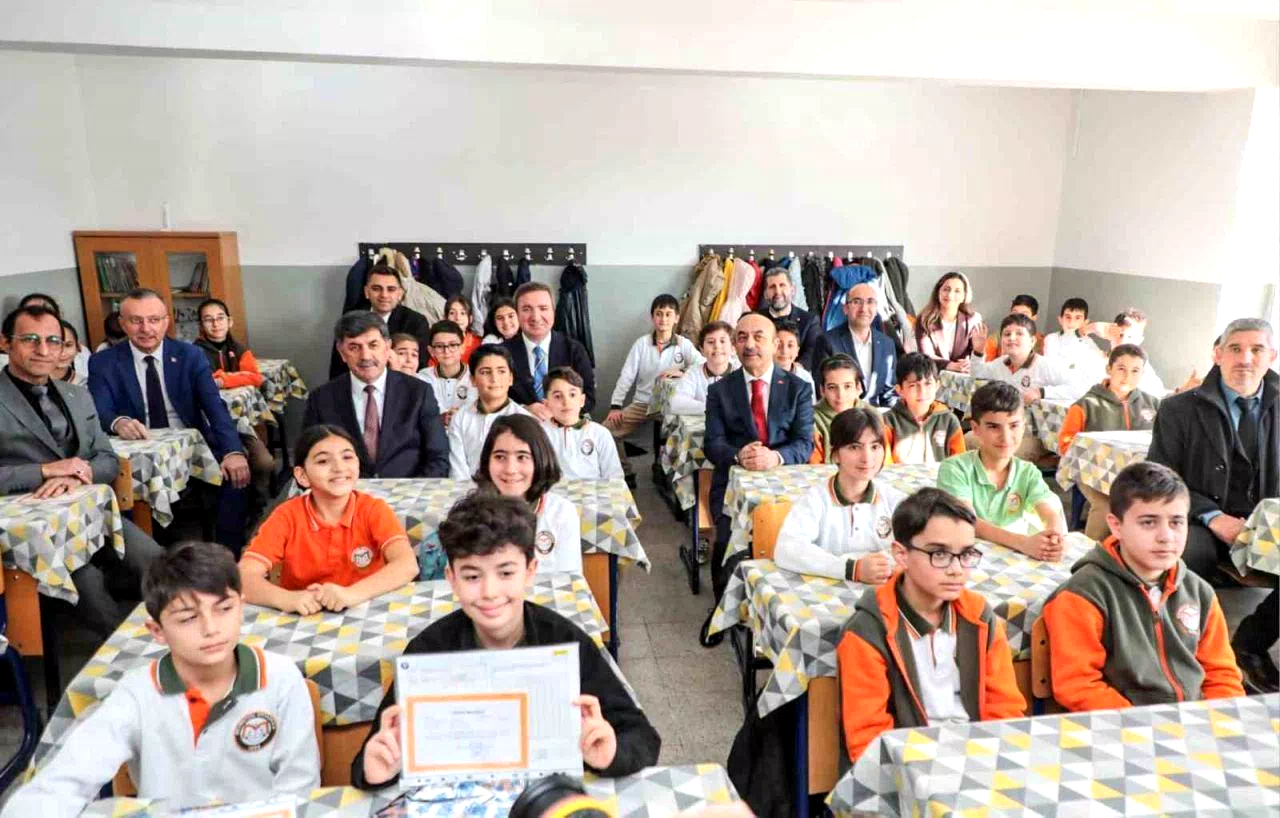 Erzincan’da yarıyıl tatili sona erdi, öğrenciler ders başı yaptı