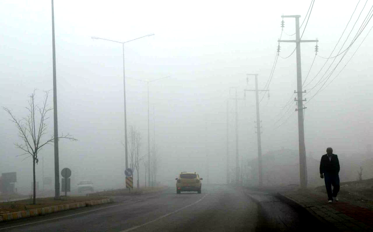 Erzincan’da yoğun sis: Görüş mesafesi 30 metreye kadar düştü