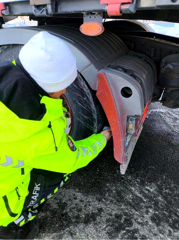 Erzincan’da zorunlu kış lastiği denetimi yapıldı
