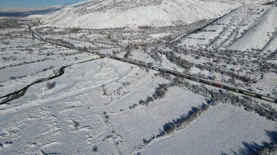 Erzincan- Erzurum karayolunda kaza nedeniyle uzun araç kuyruğu oluştu
