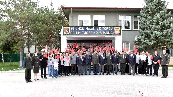 Erzincan Fen Lisesi öğrencileri Mehmetçiklerle bir araya geldi