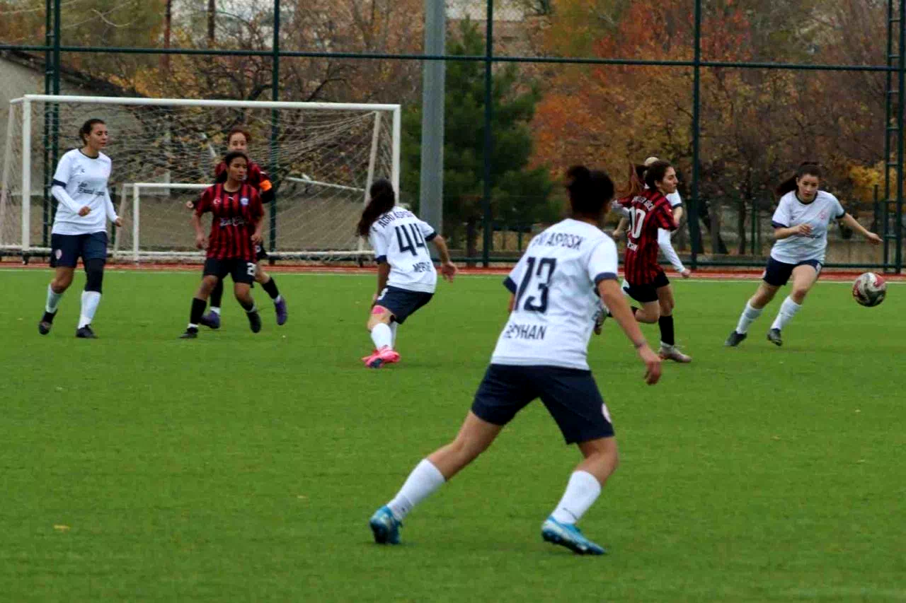 Erzincan’ın kızları Ağrı’ya 5-0 yenildi