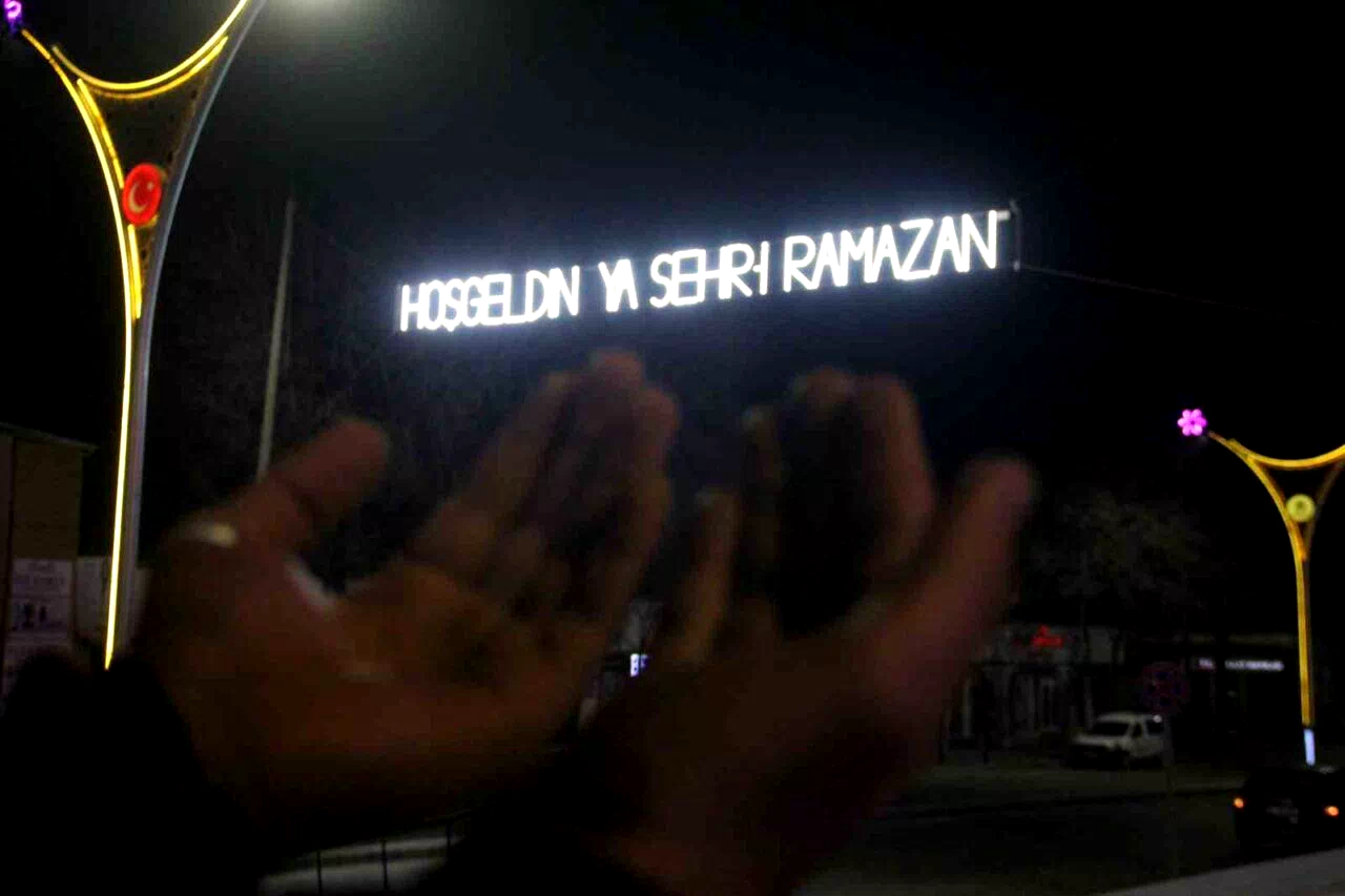 Erzincan Ramazan’a ışıklarla “hoş geldin” dedi