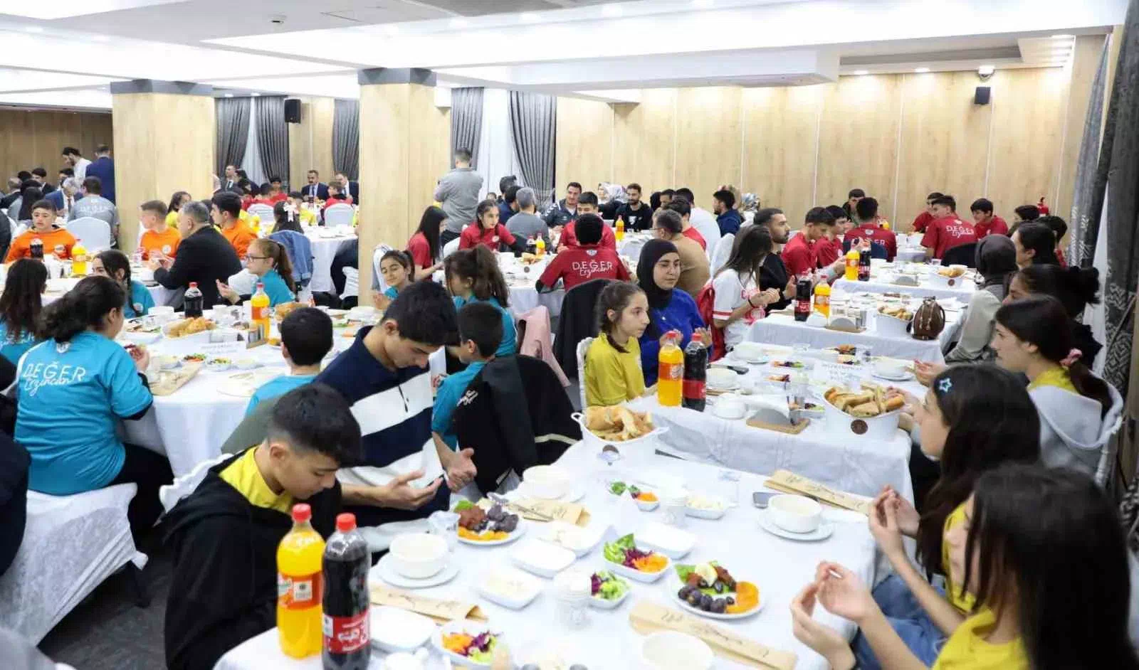 “Erzincan Spor Kulüpleri Gençlerle Buluştu”