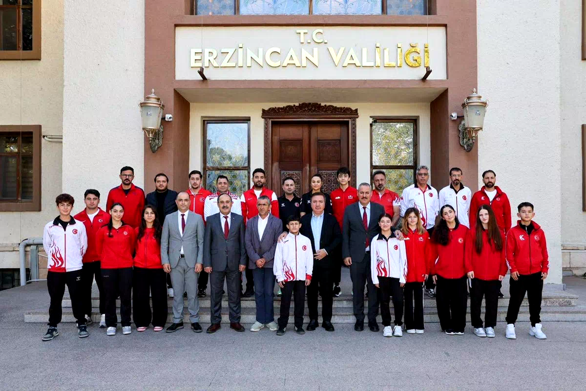 Erzincan Valisi Aydoğdu, başarılı sporcuları kabul etti