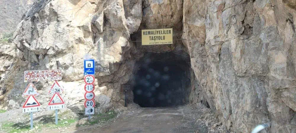 ERZİNCAN VALİSİ, KEMALİYE’DE SU TAHİLİYE ÇALIŞMALARI HAKKINDA BİLGİ VERDİ.