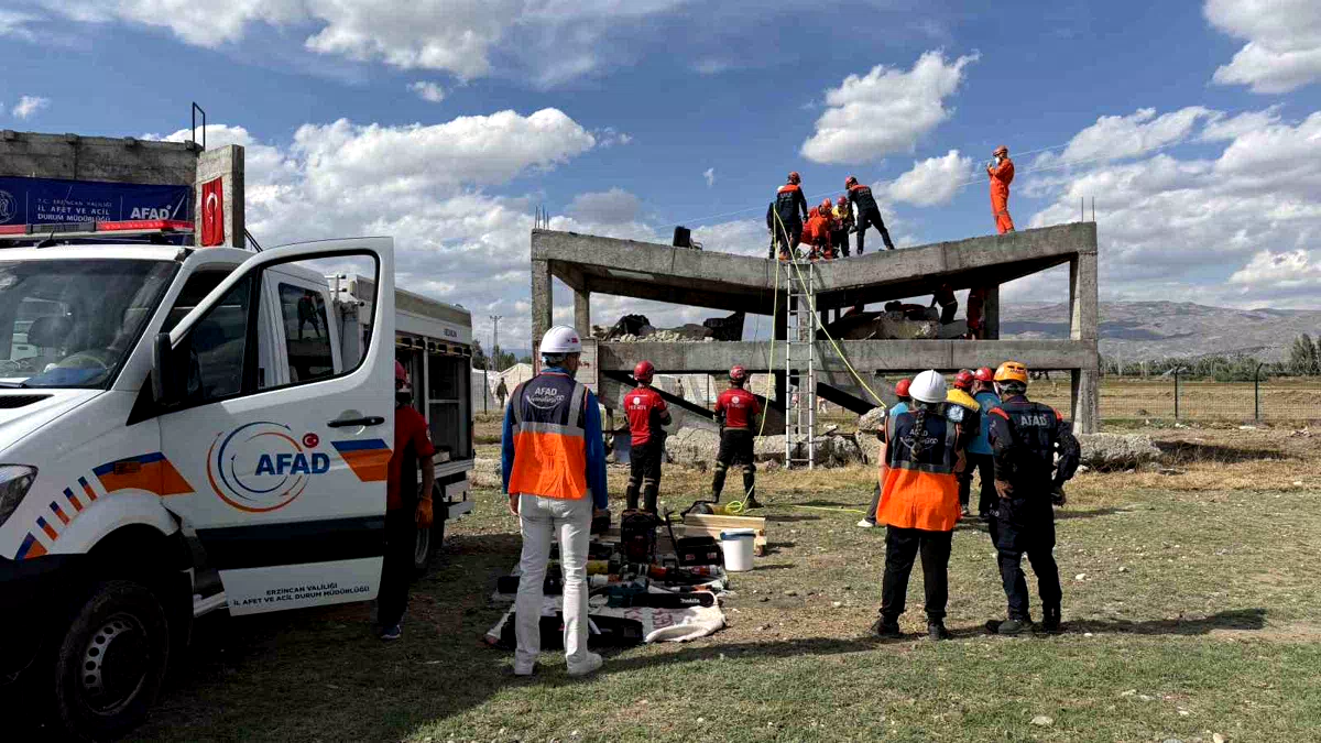 Erzincan’da 6,9 büyüklüğündeki deprem senaryosu sahada uygulandı