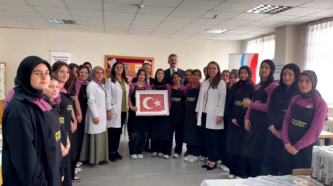 Erzincan’da öğrencilere yönelik kâğıt rölyef kursu başlatıldı