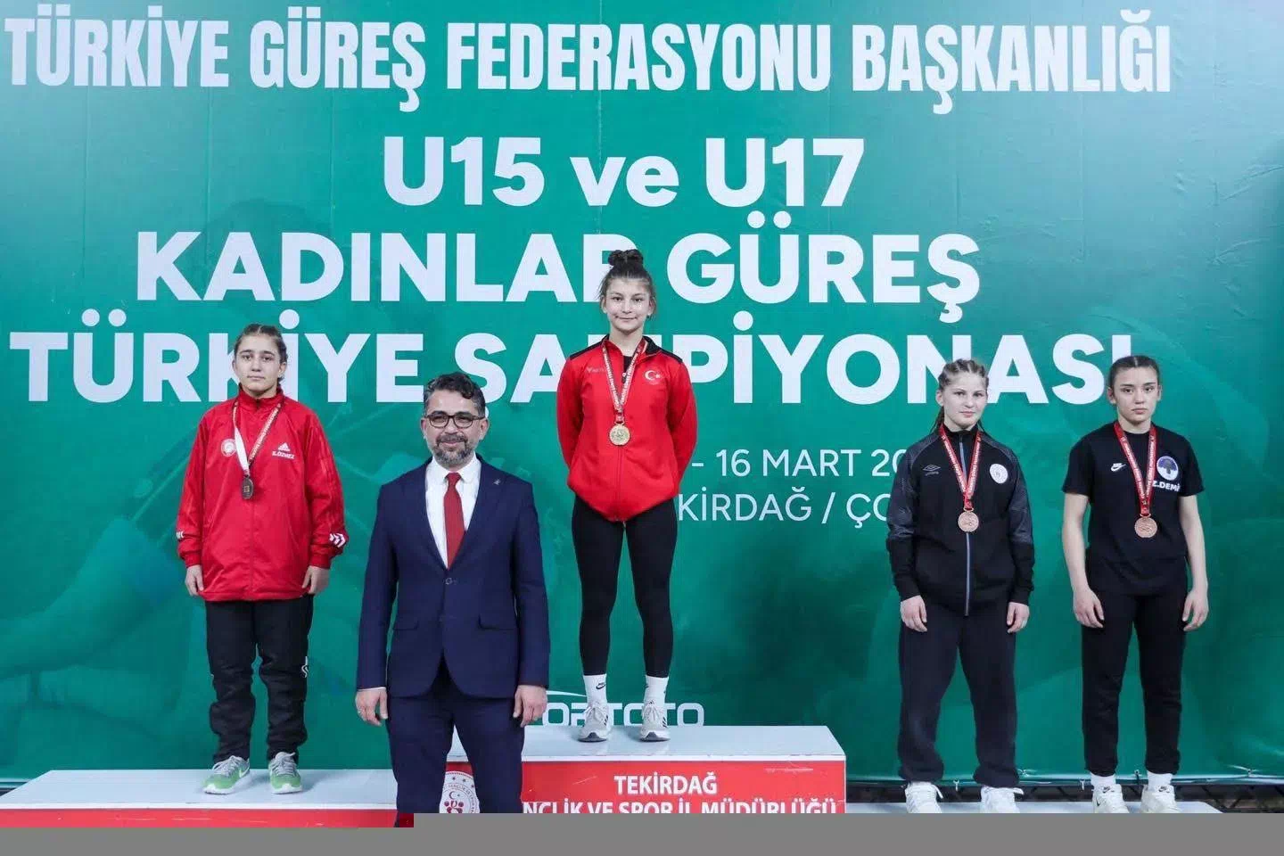 “Erzincanlı Güreşçi Safiye Mustafa, Tekirdağ’da Türkiye 3’üncüsü oldu”
