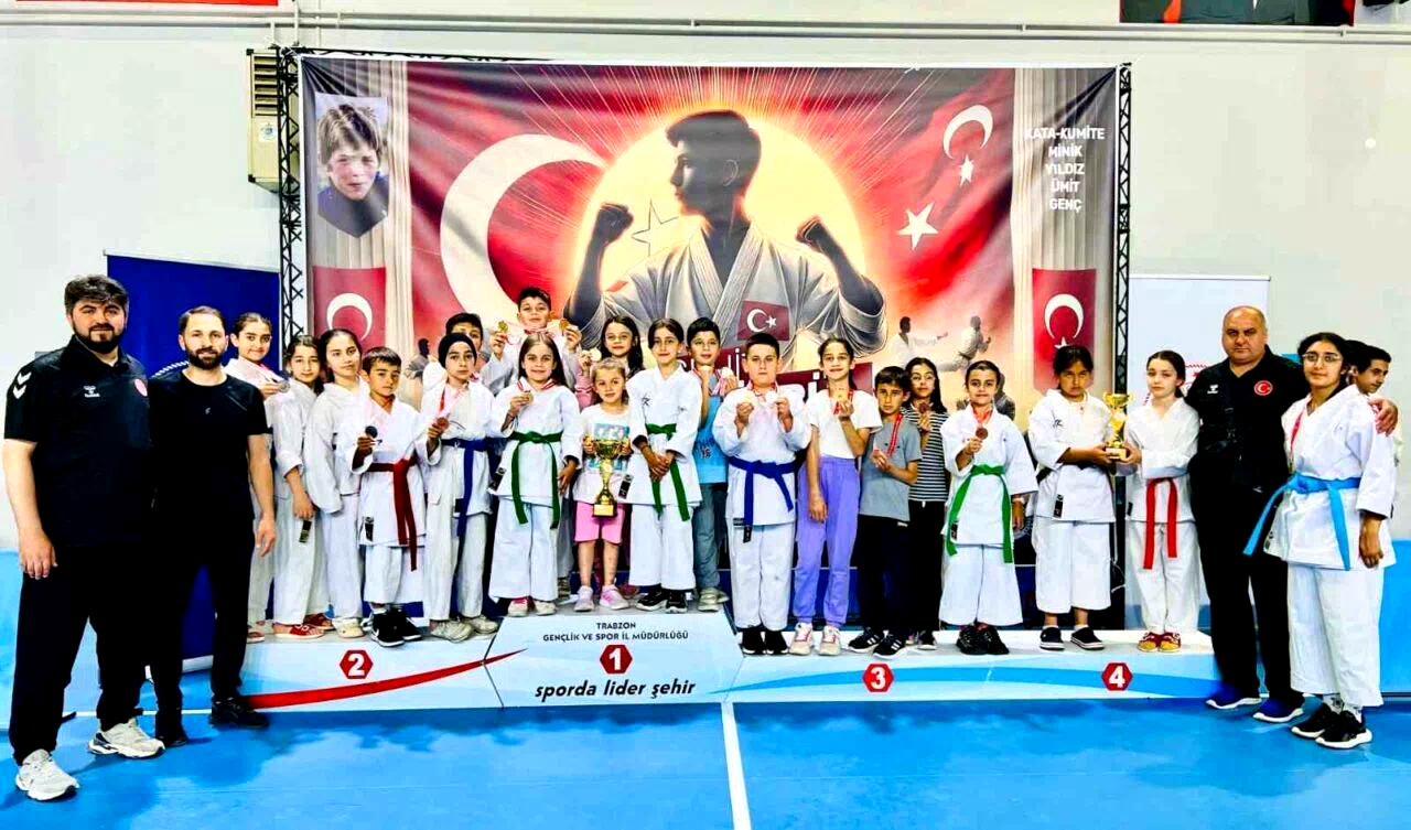Erzincanlı karatecilerden Şehit Eren Bülbül Turnuvası’ndan madalya yağmuru