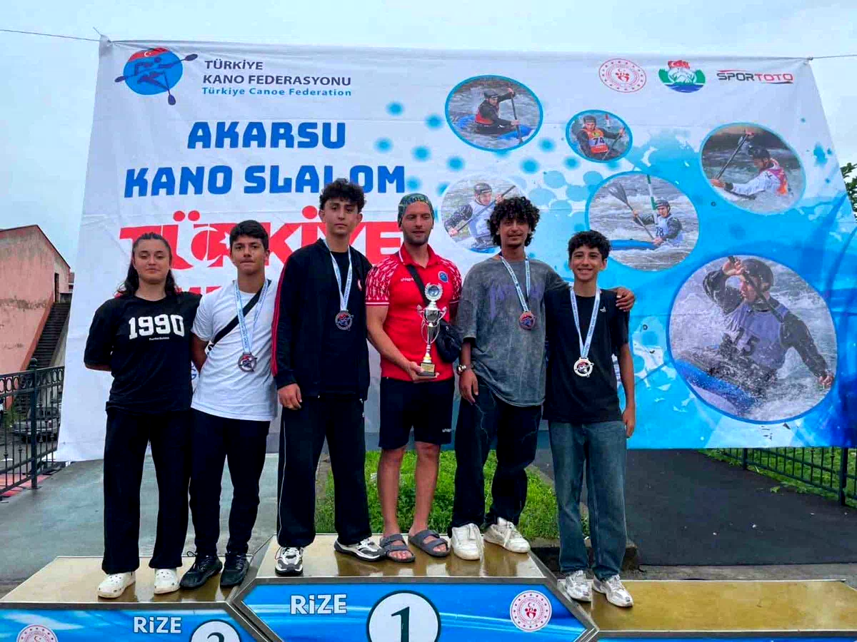 Erzincanlı sporculardan Akarsu Slalom Türkiye Şampiyonası’nda 4 derece