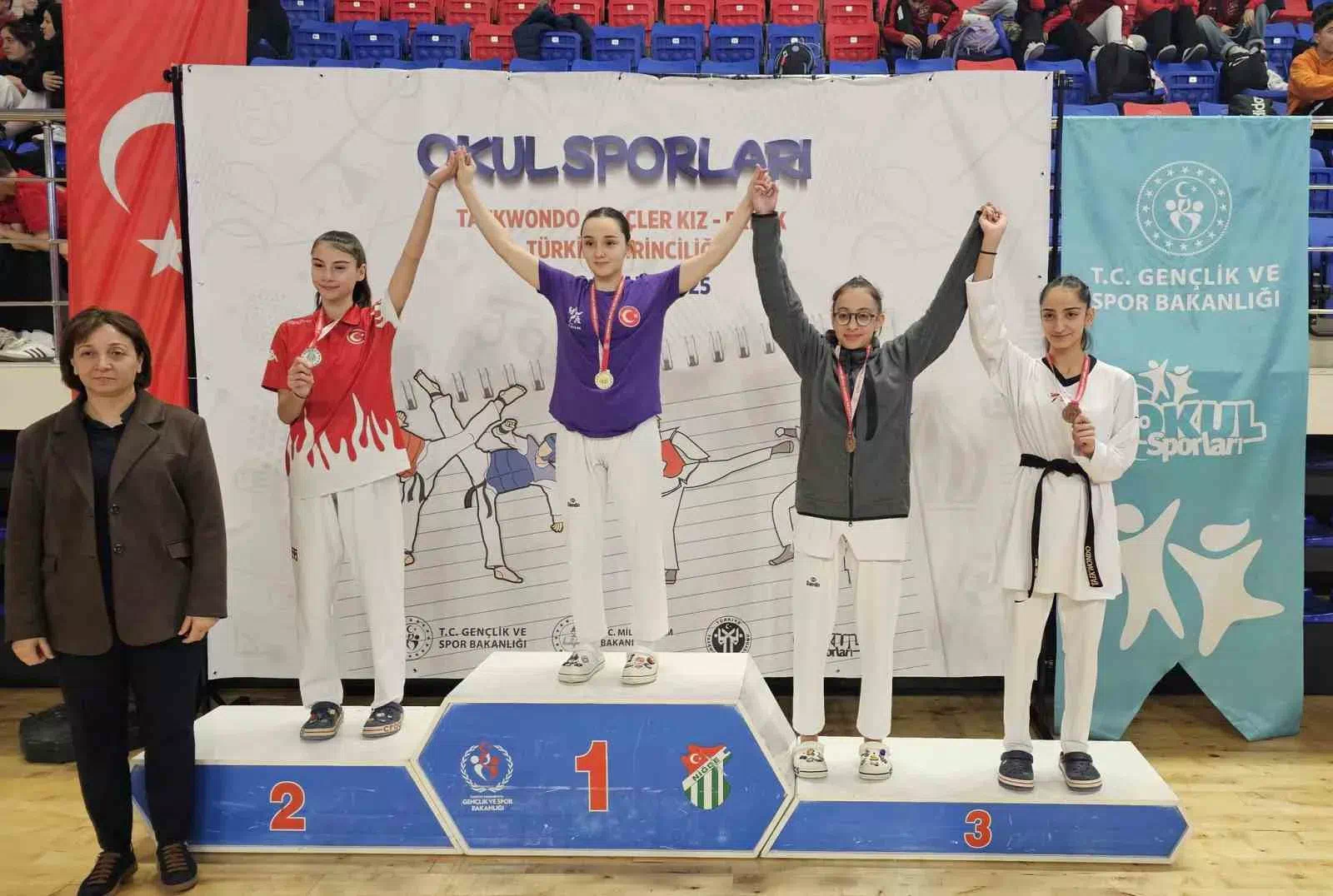 ERZİNCANLI SPORCULARDAN İKİ BAŞARI BİRDEN!