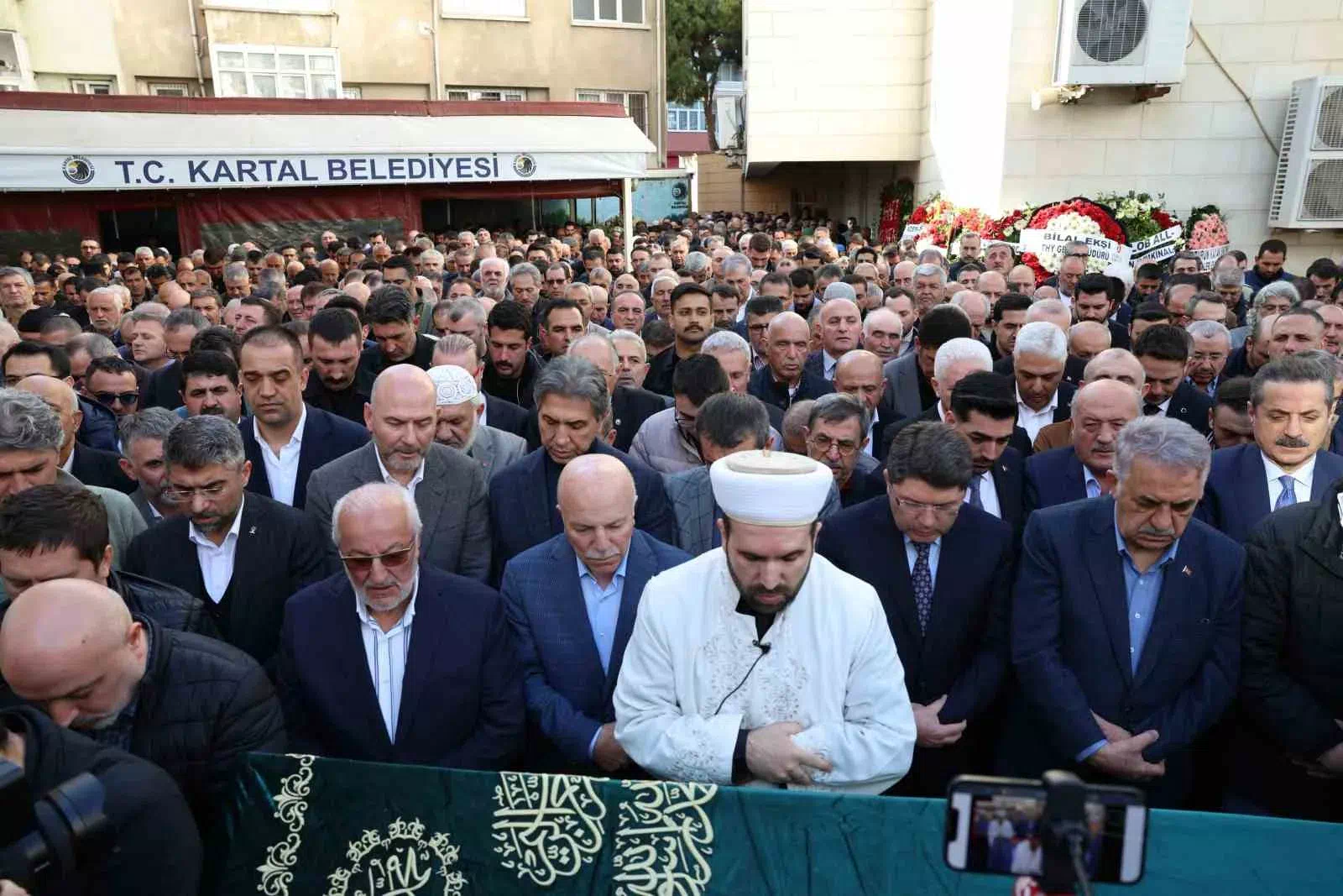 Erzurum Büyükşehir Belediye Başkanı Mehmet Sekmen’in Babası İstanbul’da Son Yolculuğuna Uğurlandı