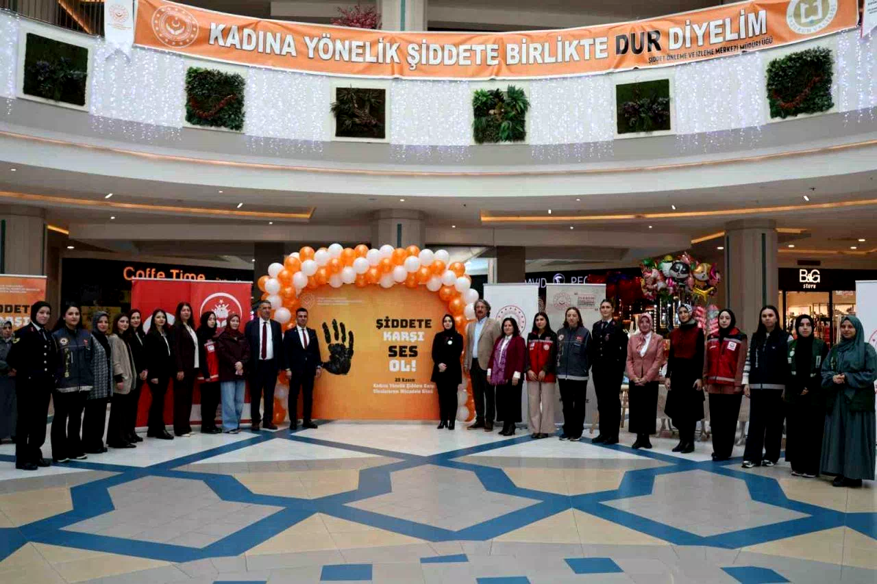 Erzurum’da “25 kadın 25 hikâye” sergisi açıldı