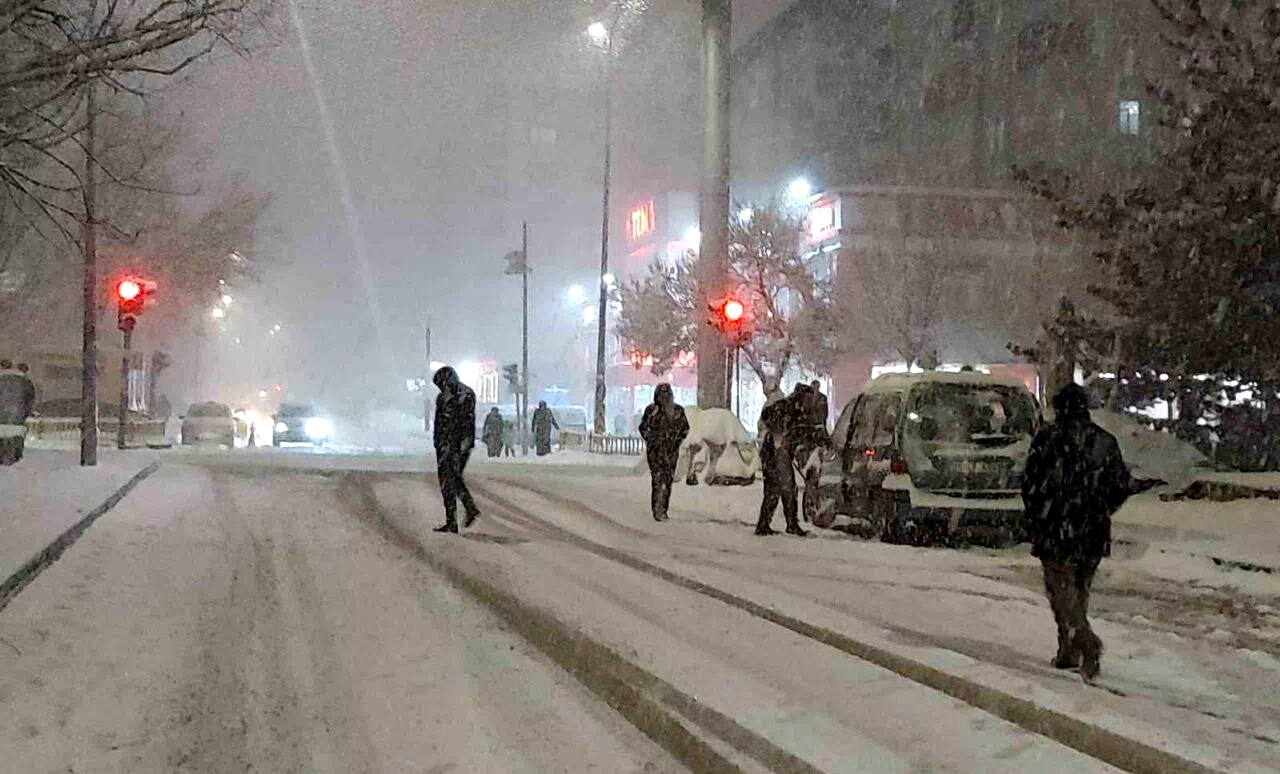 Erzurum’da 3 ilçede okullar 1 gün tatil edildi