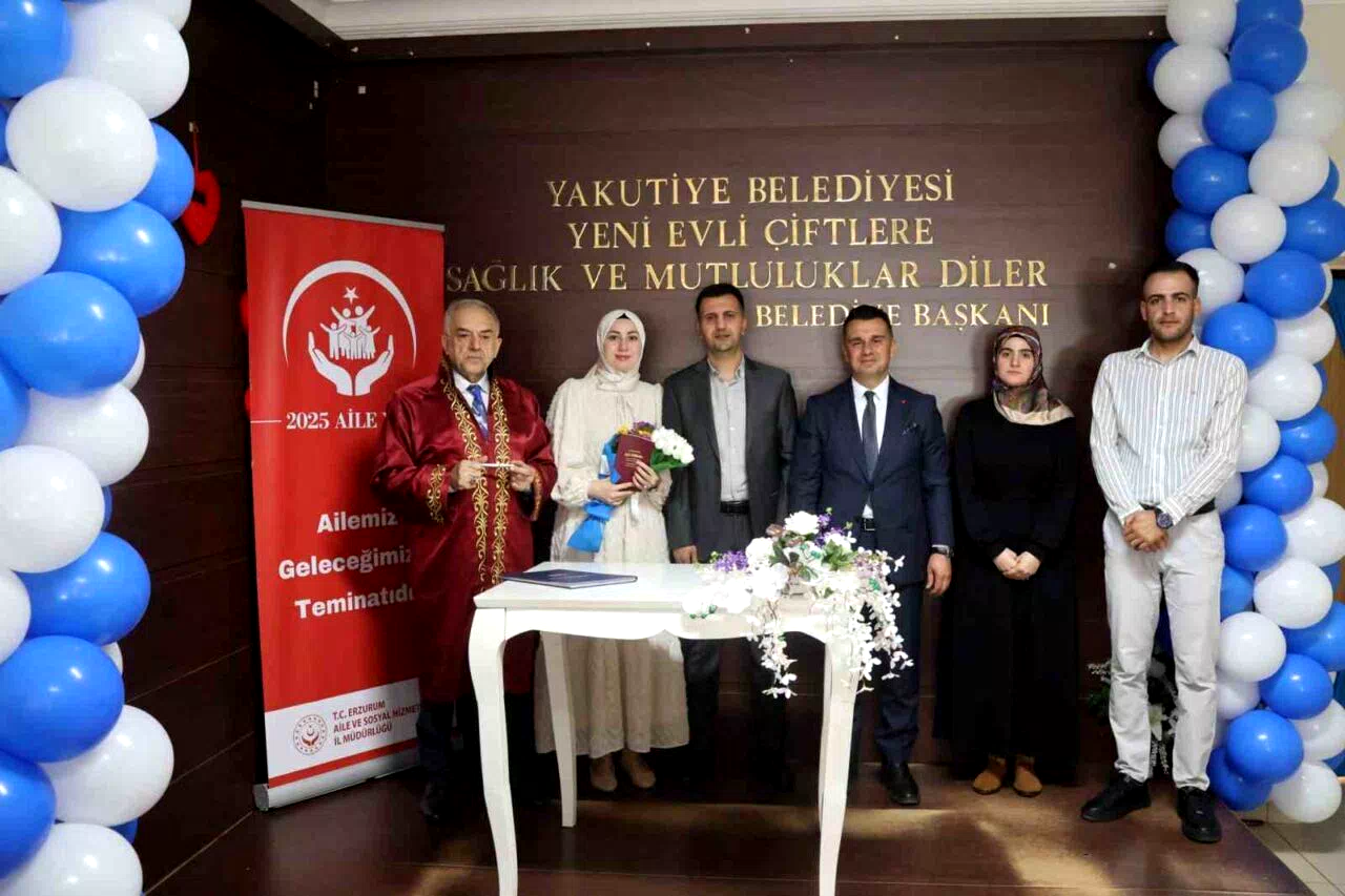 Erzurum’da aile yılına özel nikah töreni