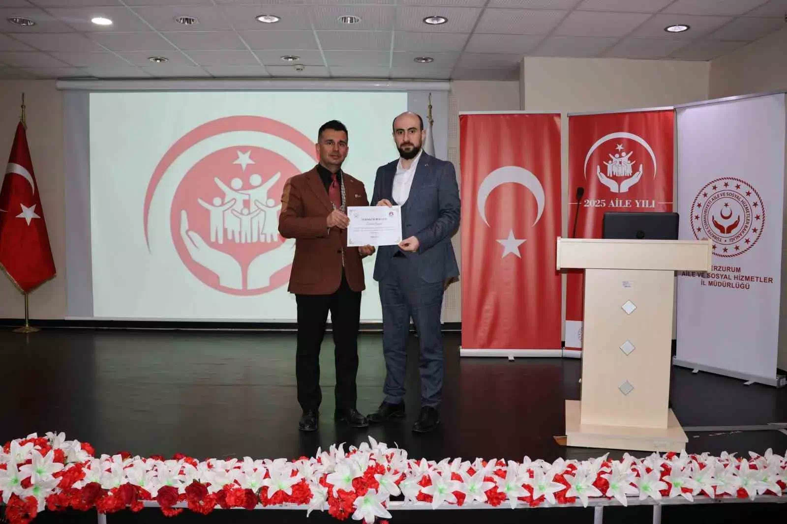 “Erzurum’da Dijital Çağda Aile Konulu Söyleşi Yapıldı”