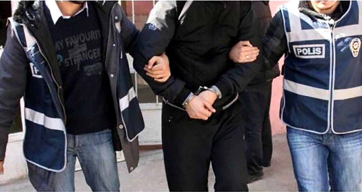 Erzurum’da dolandırıcılık suçundan aranan 2 şahıs İstanbul ve İzmir’de yakalandı
