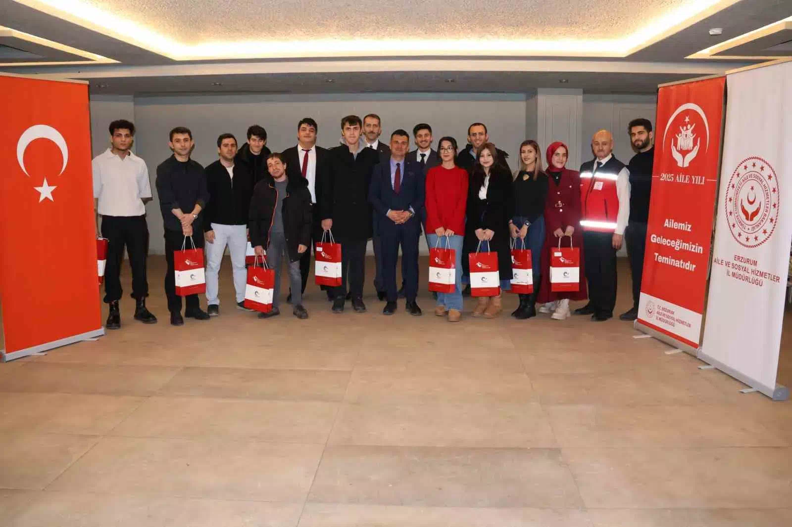 Erzurum’da Gençlere Kamu Kurumlarında Çalışma Eğitimi Verildi